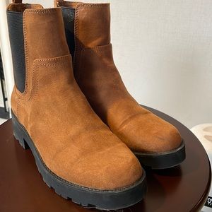 Old Navy Chelsea Boots